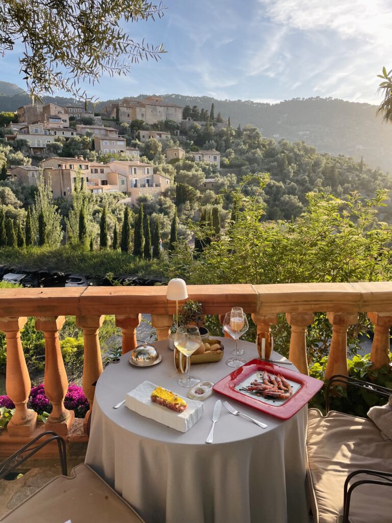 El Olivo - is definitely at the top of my list for Europe's most beautiful restaurants: Left: the view of the restaurant from above. Right: Table right by the edge of the terrace - those offer the best views.