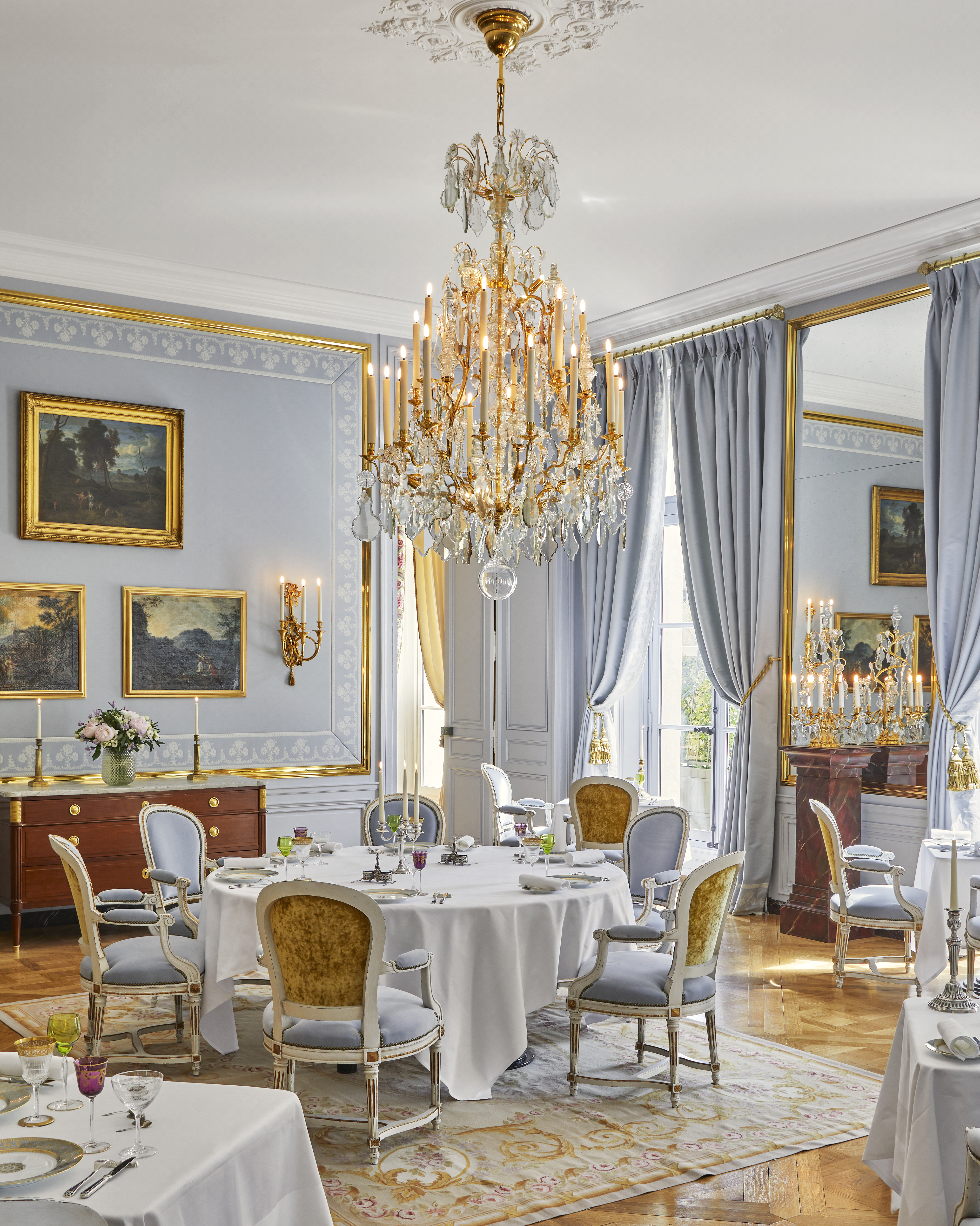 Le Grand Cabinet, interiors worthy ov Versailles
