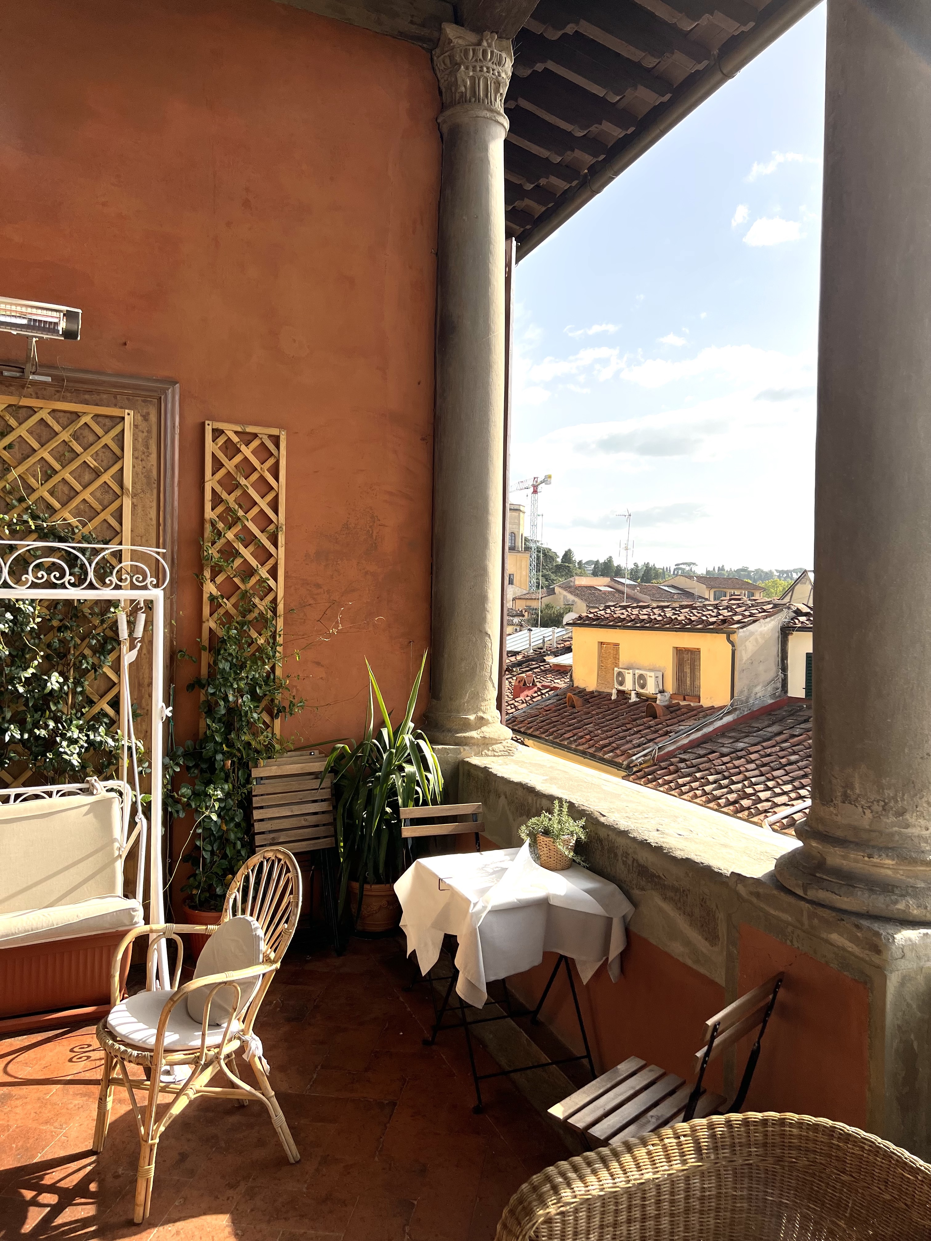 So simple, yet so beautiful. The terrace at Hotel Palazo Guadagni, Firenze.