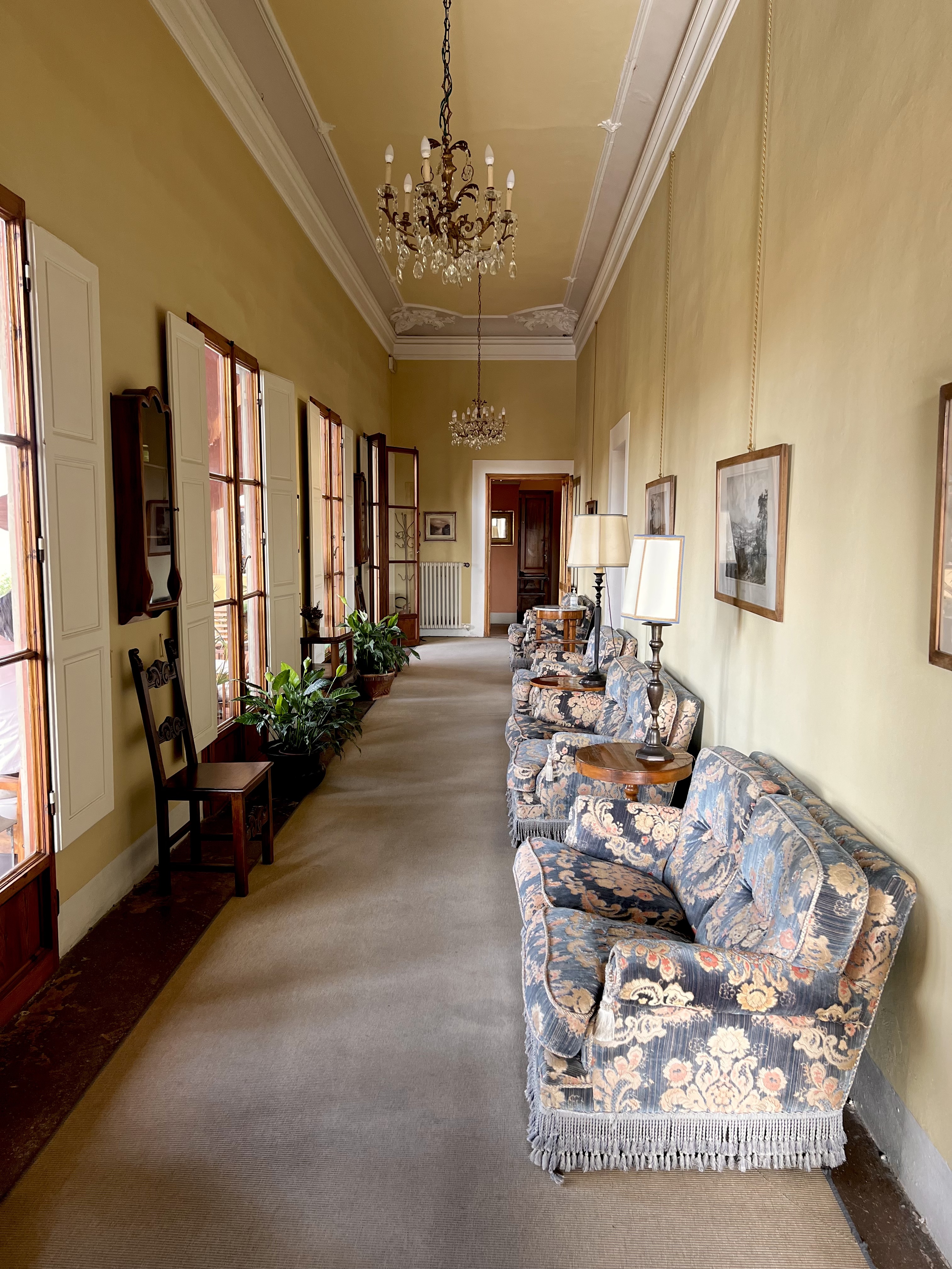 The hall at Hotel Palazo Guadagni, Firenze. It really feels like visiting your aunt in Florence!