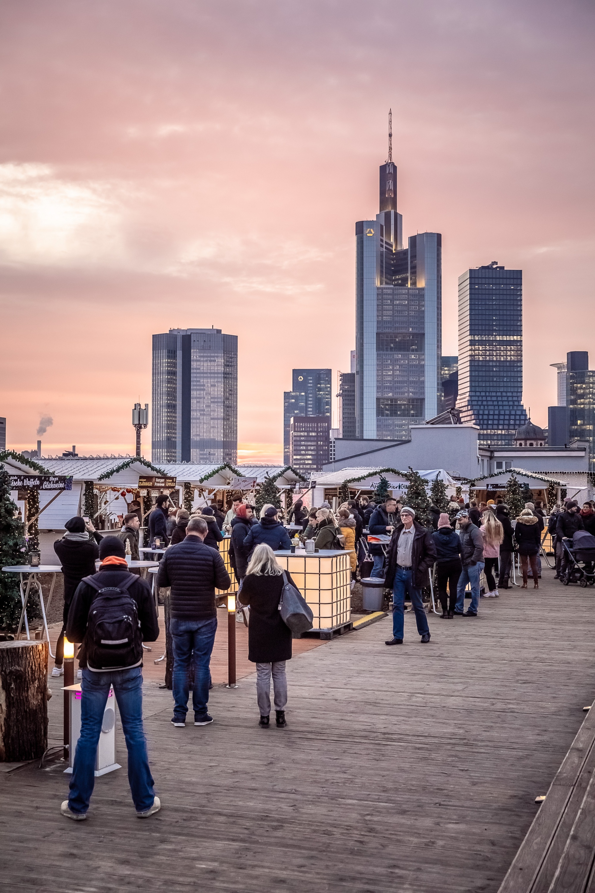 You can enjoy the City Beach Rooftop Frankfurt also in winter when they host a Christmas Market // Photo Credit City Beach Frankfurt