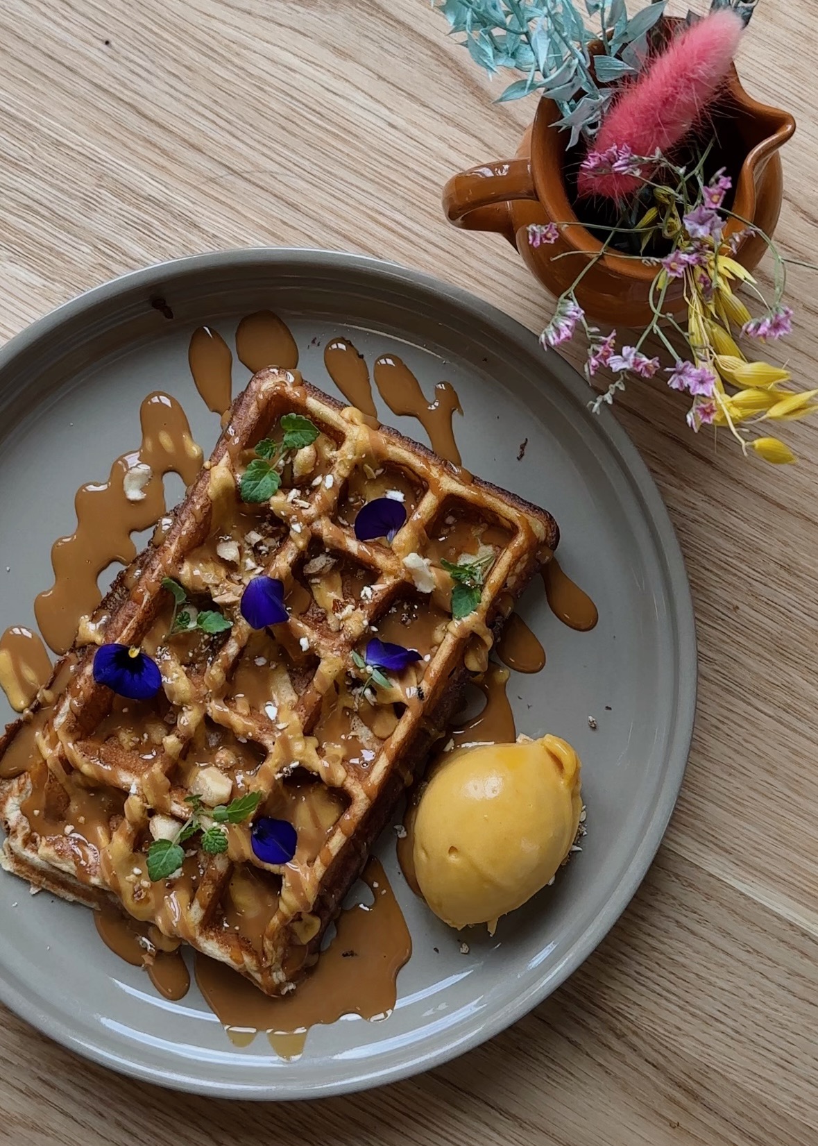 A must dish on Zurich breakfast and brunch scene  - quinoa waffle with lacuna ice cream // Photo Credit @idaheritier