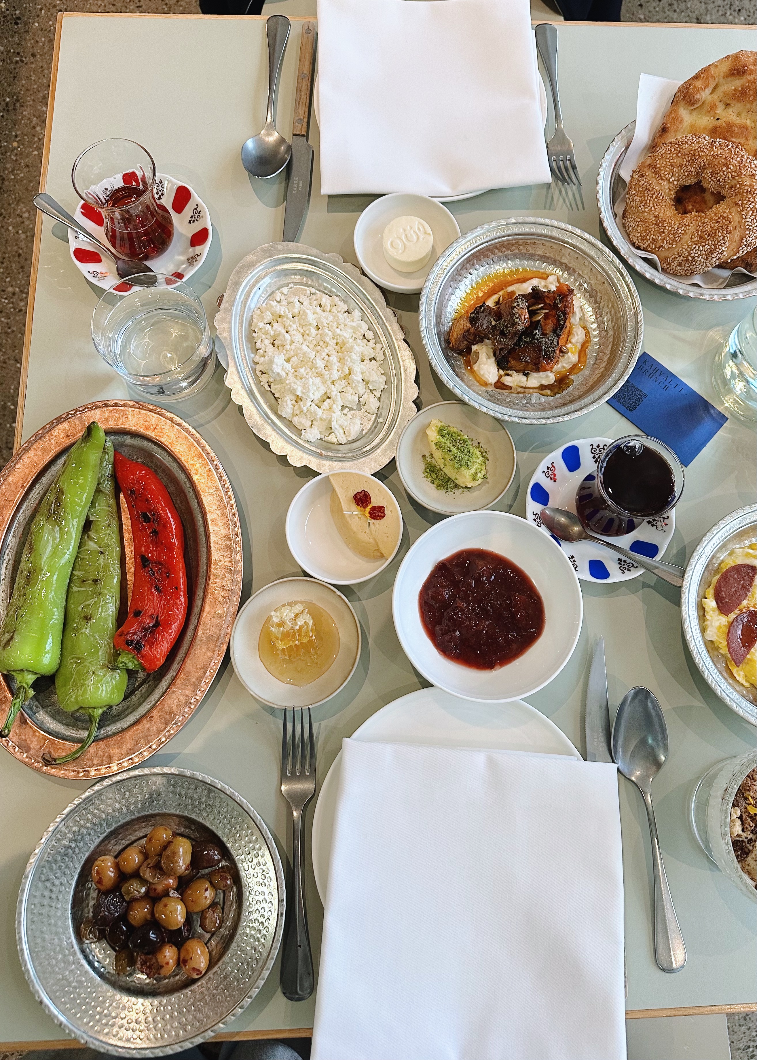 Breakfast spread at Gul // Photo Credit @idaheritier