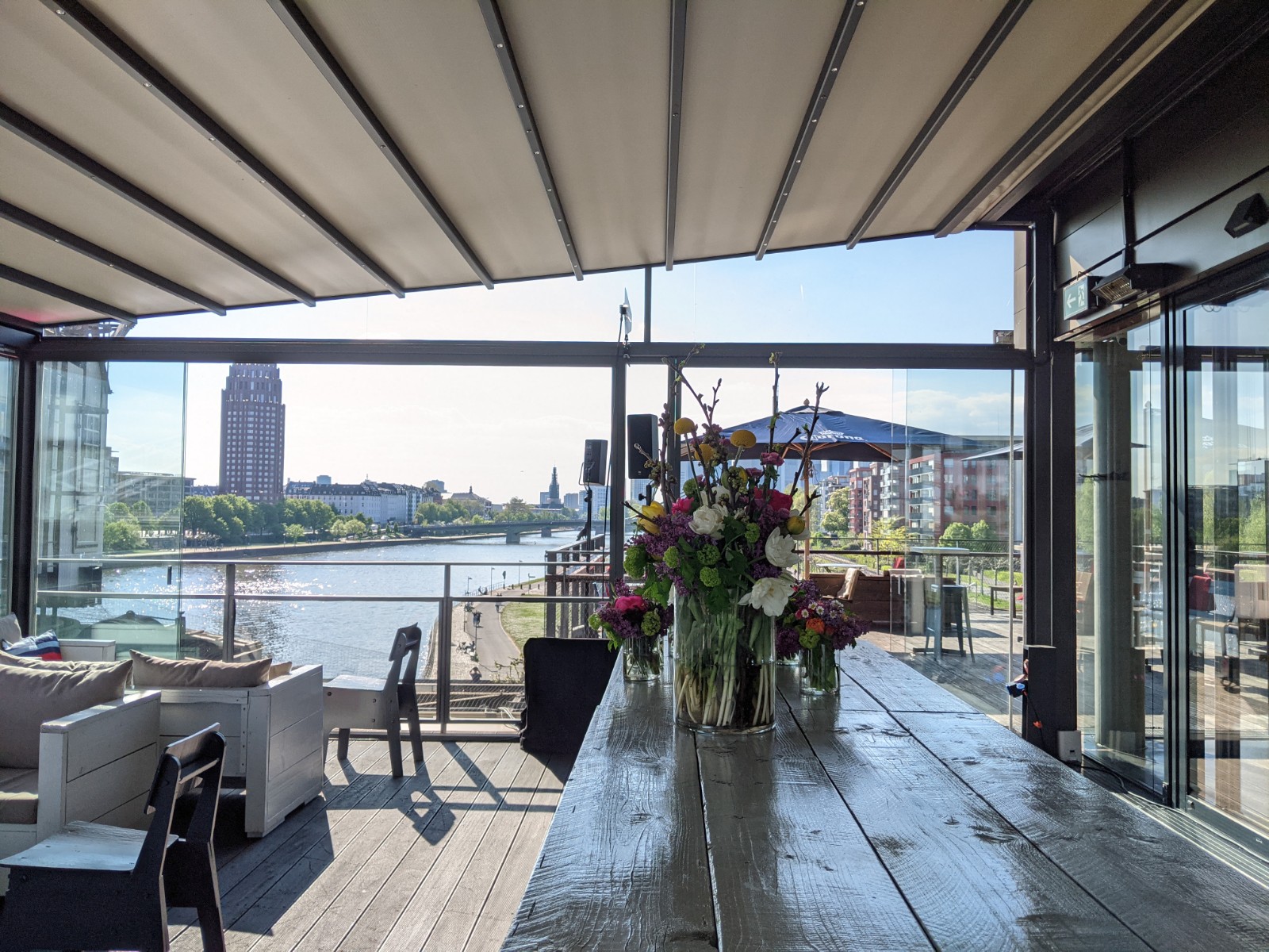 Oosten Rooftop bar in Frankfurt, Photo Credit Oosten