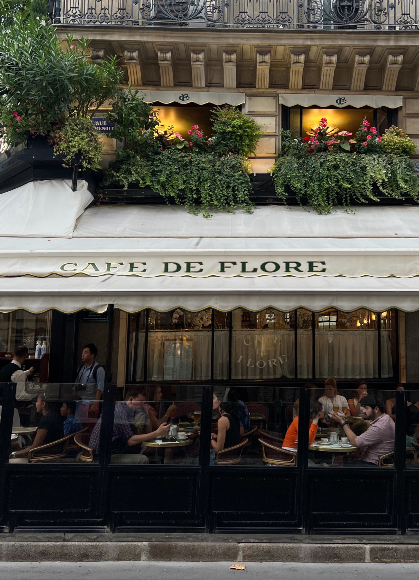 Paris 10 Prettiest Cafes