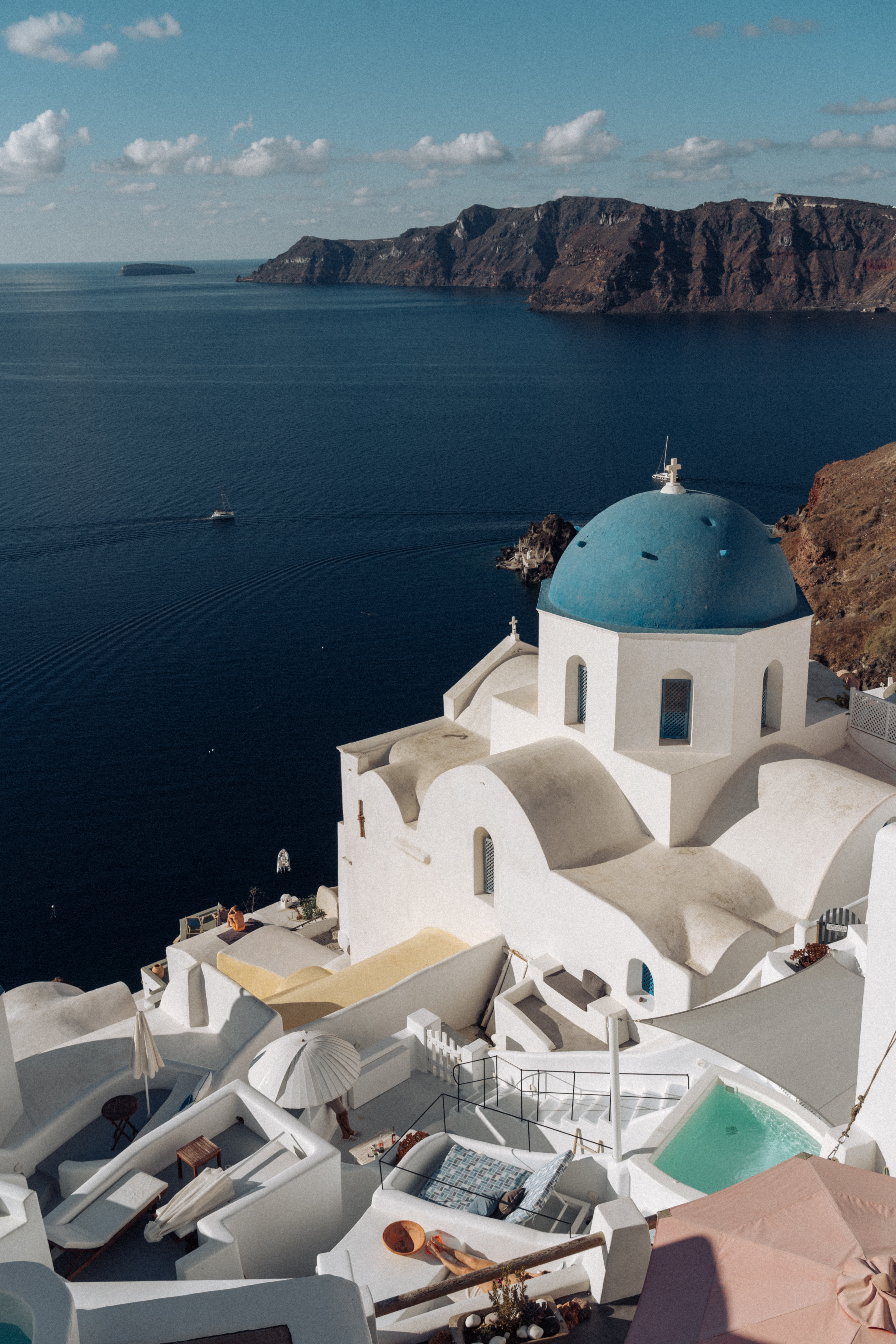 Three Blue Domes of Santorini// Photo credit  @voyageinstyle_ 