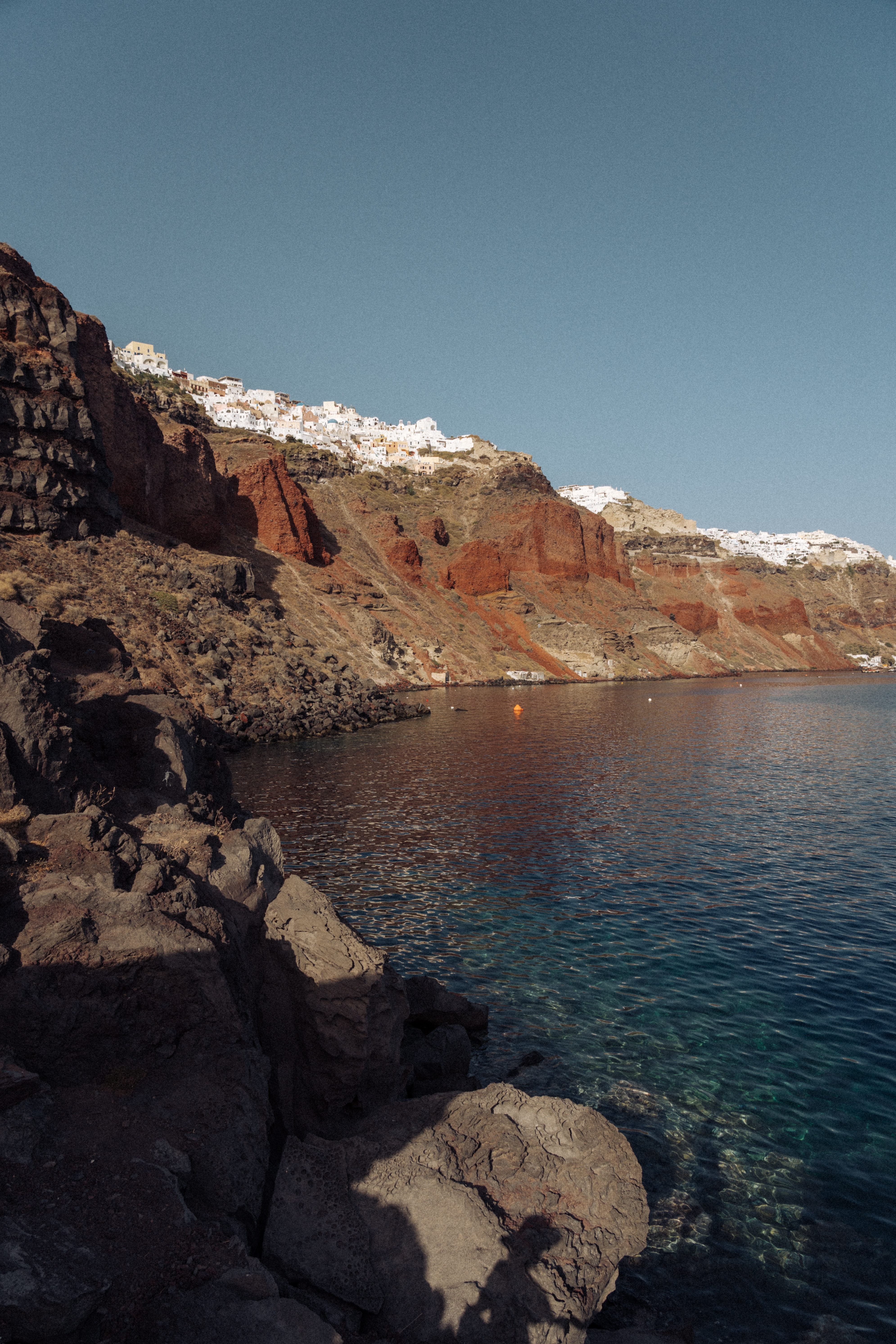 
Ammoudi Bay, definitely one of the prettiest spots in Santorini // Photo credit  @voyageinstyle_ 