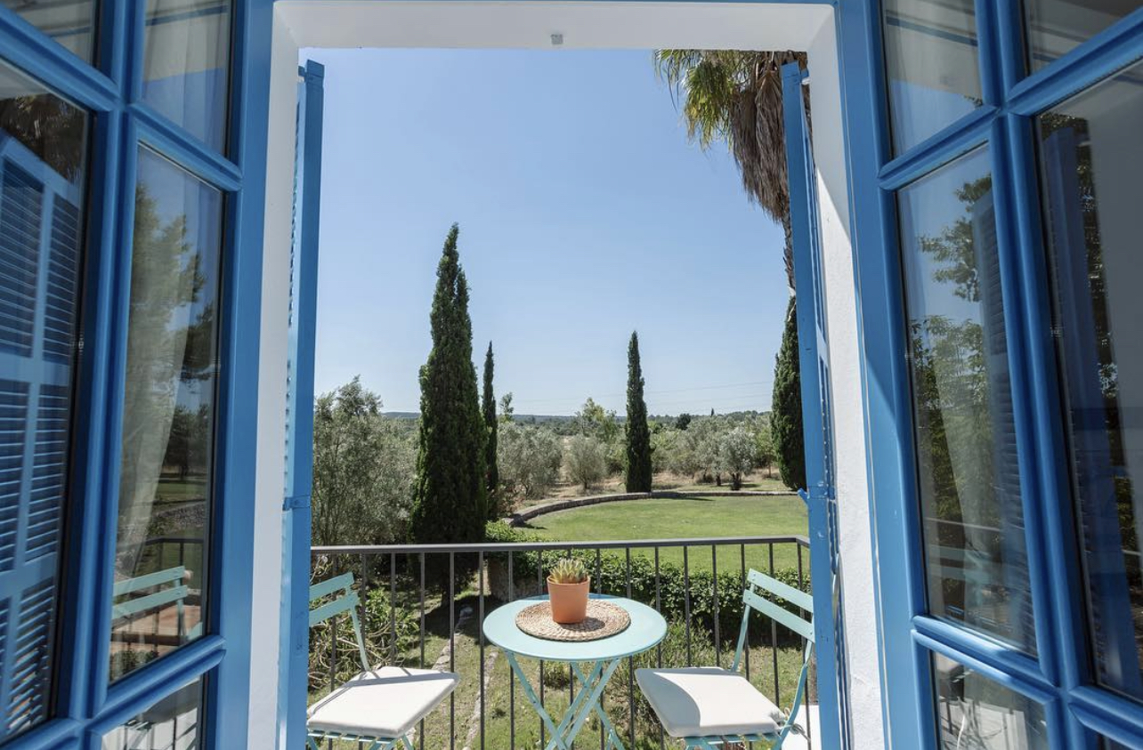 This budget family-friendly hotel is only 30 minutes away from Palma de Mallorca. From here you can explore the capital and the countryside. Win-Win! Photo credit @santiagostankovic