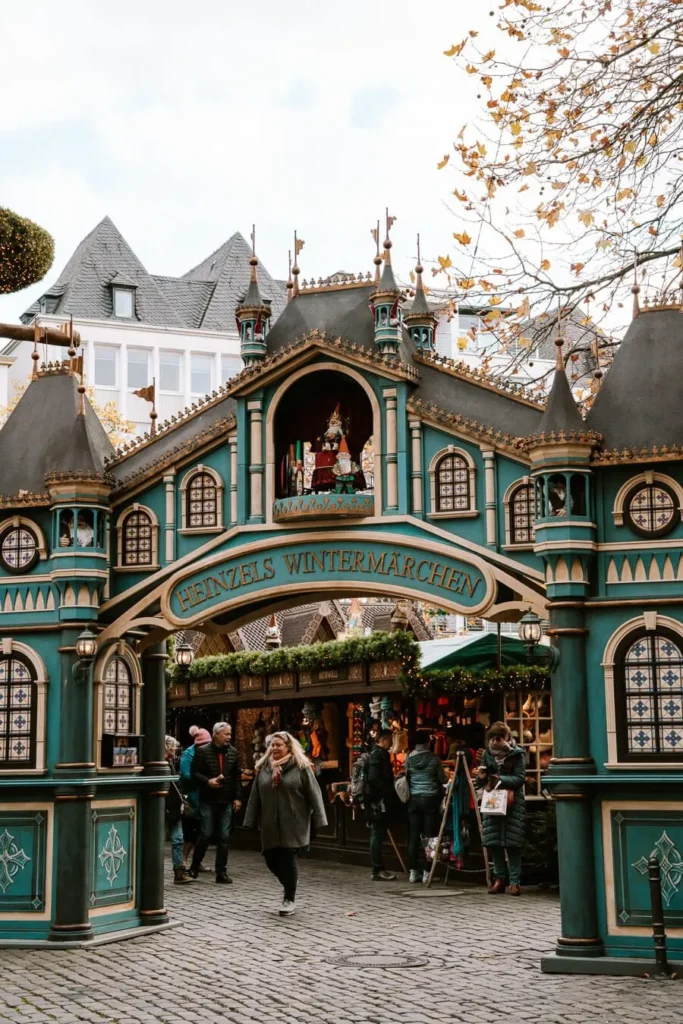 Cologne Christmas Market in known in the whole of Europe // Photo Credit Roam & Thrive