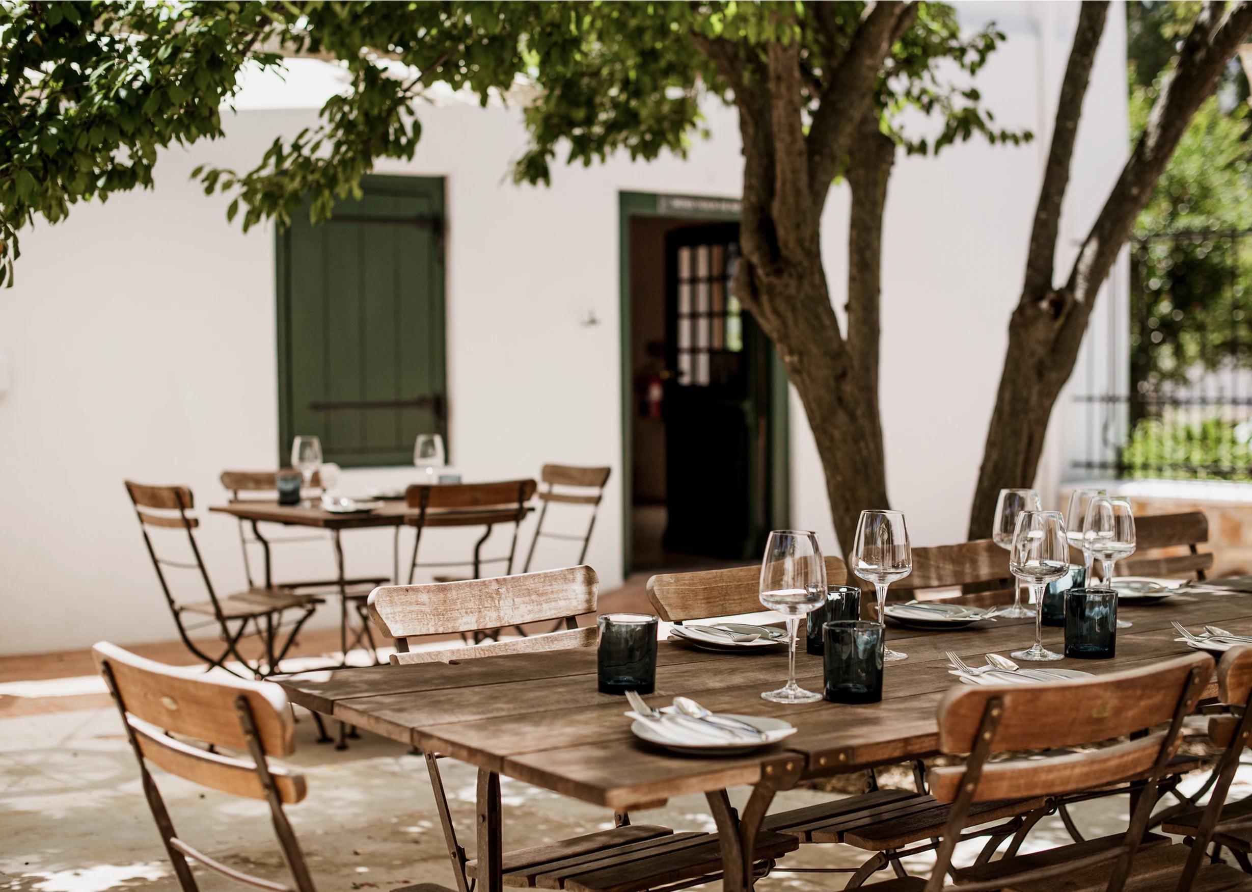 De Eetkamer (‘The Dining Room’ in English) is in a gorgeous restaurant set in a former stable in the heart of Stellenbosch, Cape Winelands. Photo Credit De Eetkamer