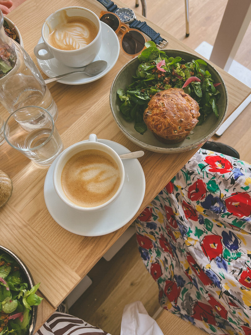 Caracoli - the best coffee in Biarritz  // Photo Credit @paris.with.me