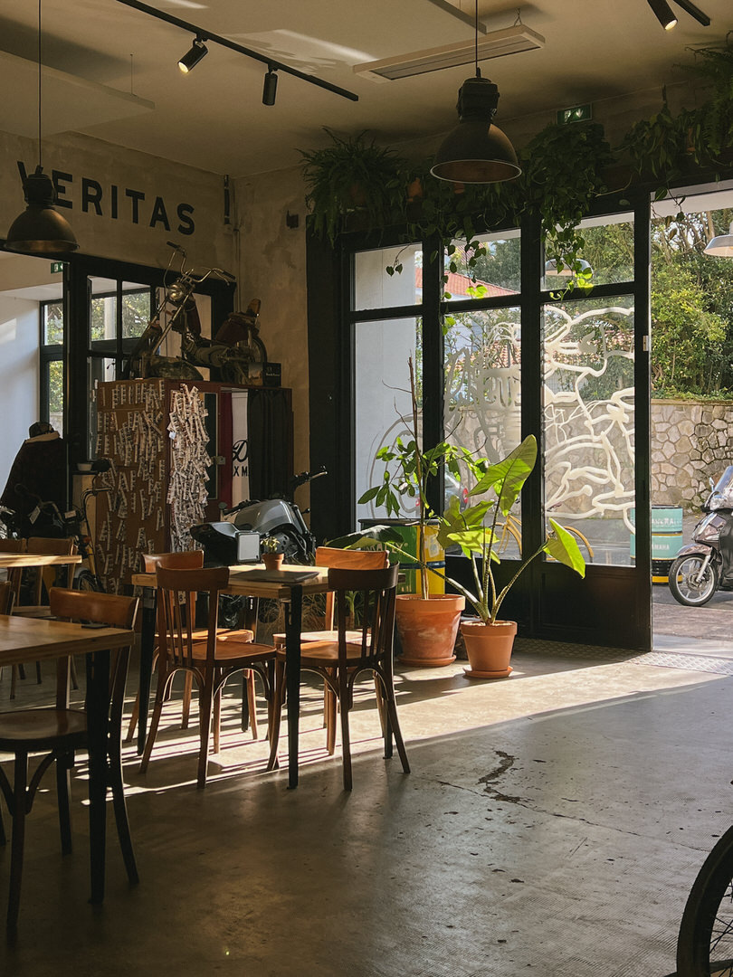 A great spot for a healthy lunch in Biarritz Deus ex Machina // Photo Credit @paris.with.me