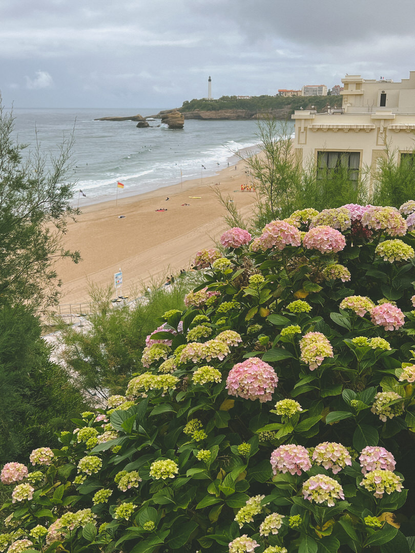 A Must-Do in Biarritz - Le Grand Plage // Photo Credit @paris.with.me